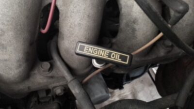 Engine oil dipstick
